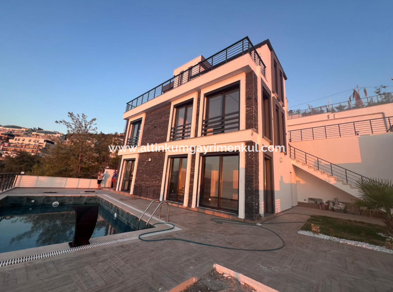 4 In 1 Villa With Pool With Sea View For Sale In Didim Akbuk