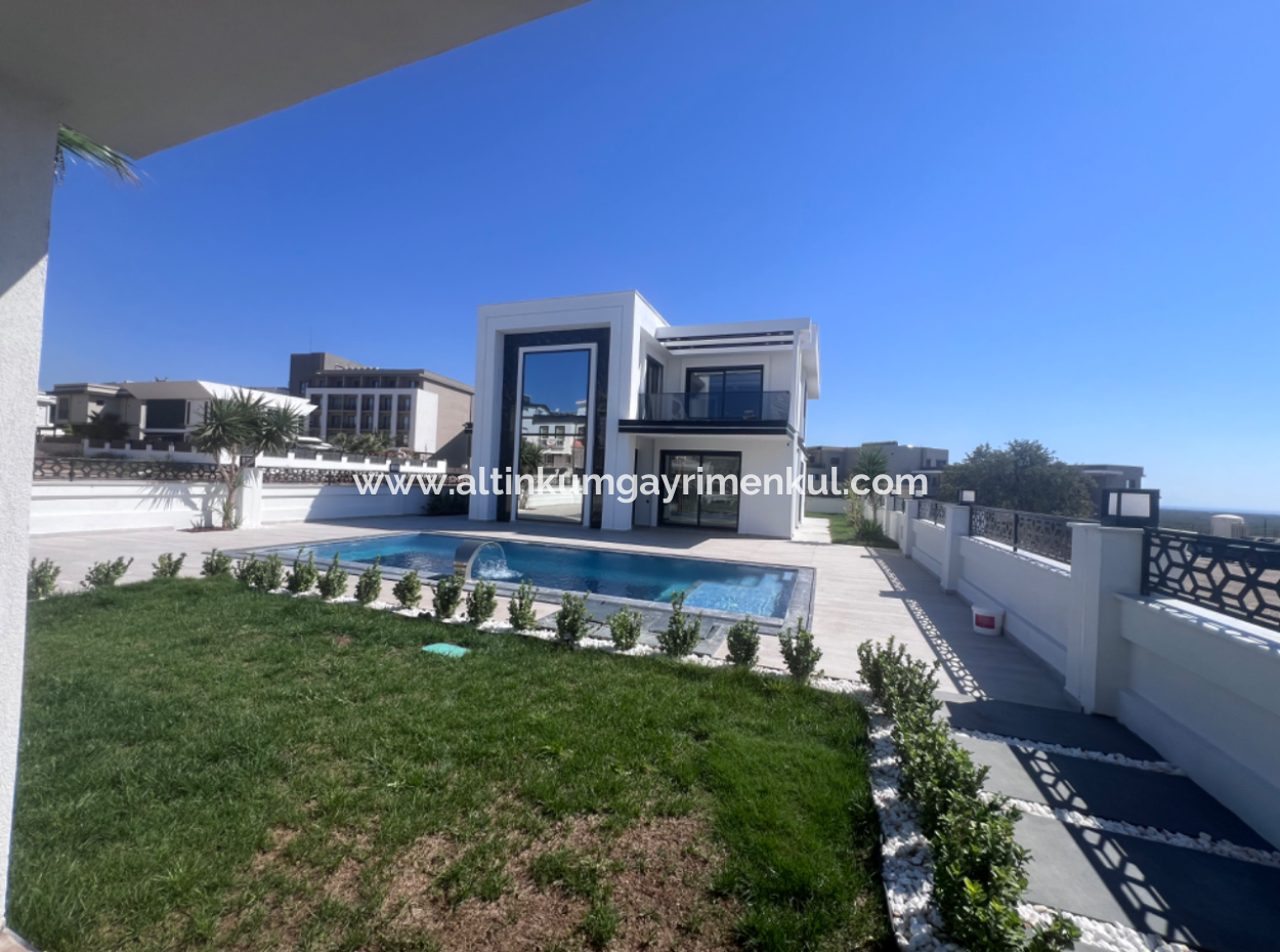 4 Detached Villas With Pool In 1 Separate Kitchen For Sale In Didim